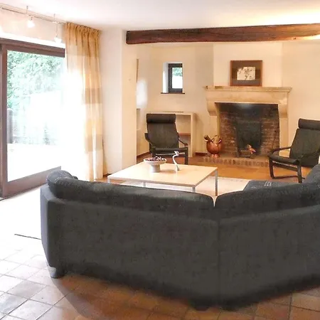 Spacious House With Garden In Semesterbostad *