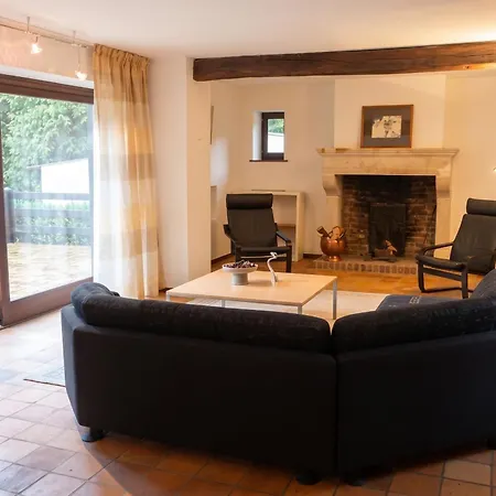 Spacious House With Garden In Semesterbostad *